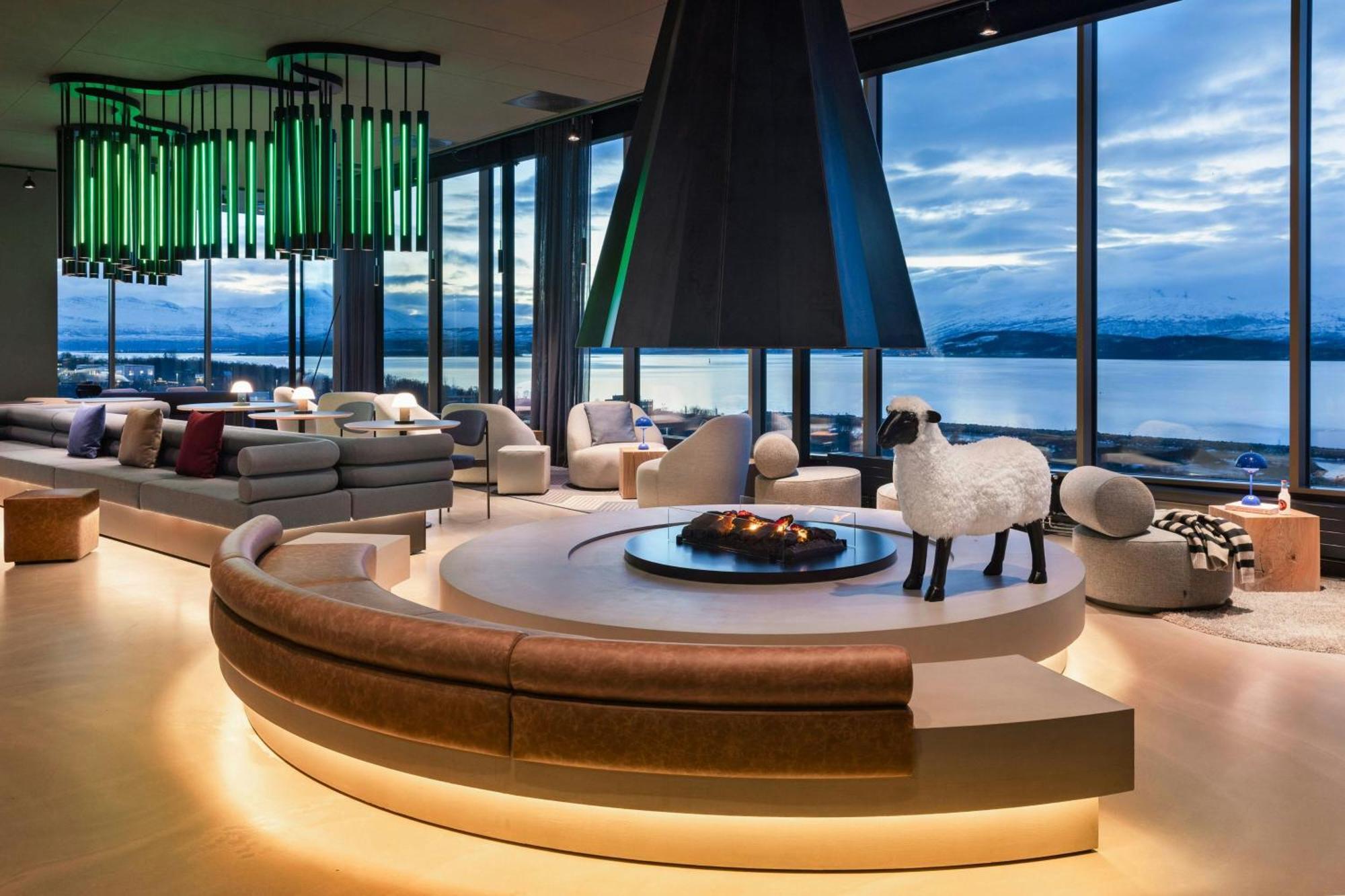 Moxy Tromso Hotell Exteriör bild