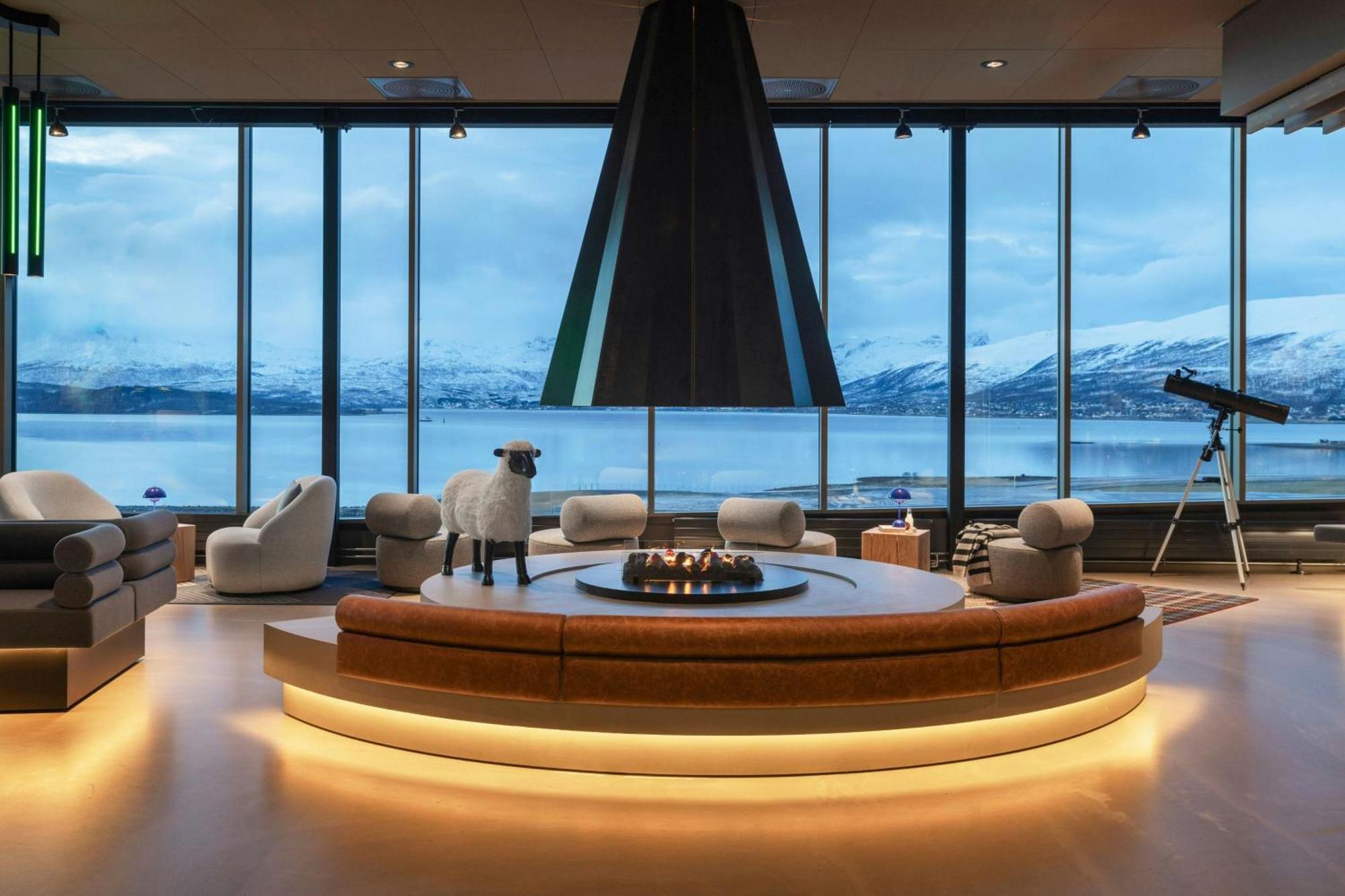 Moxy Tromso Hotell Exteriör bild